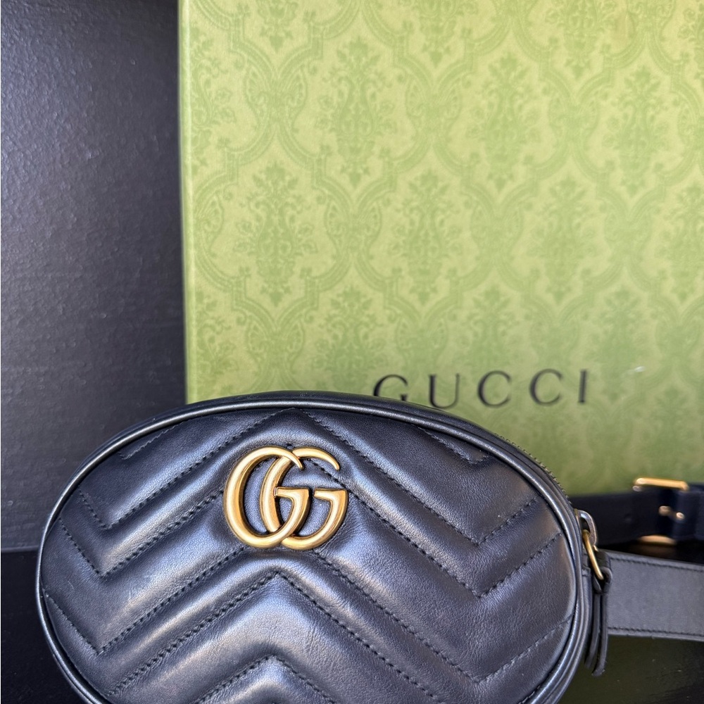 Gucci Marmont Quilted Black Belt Bag with Gold GG - Picture 2 of 12